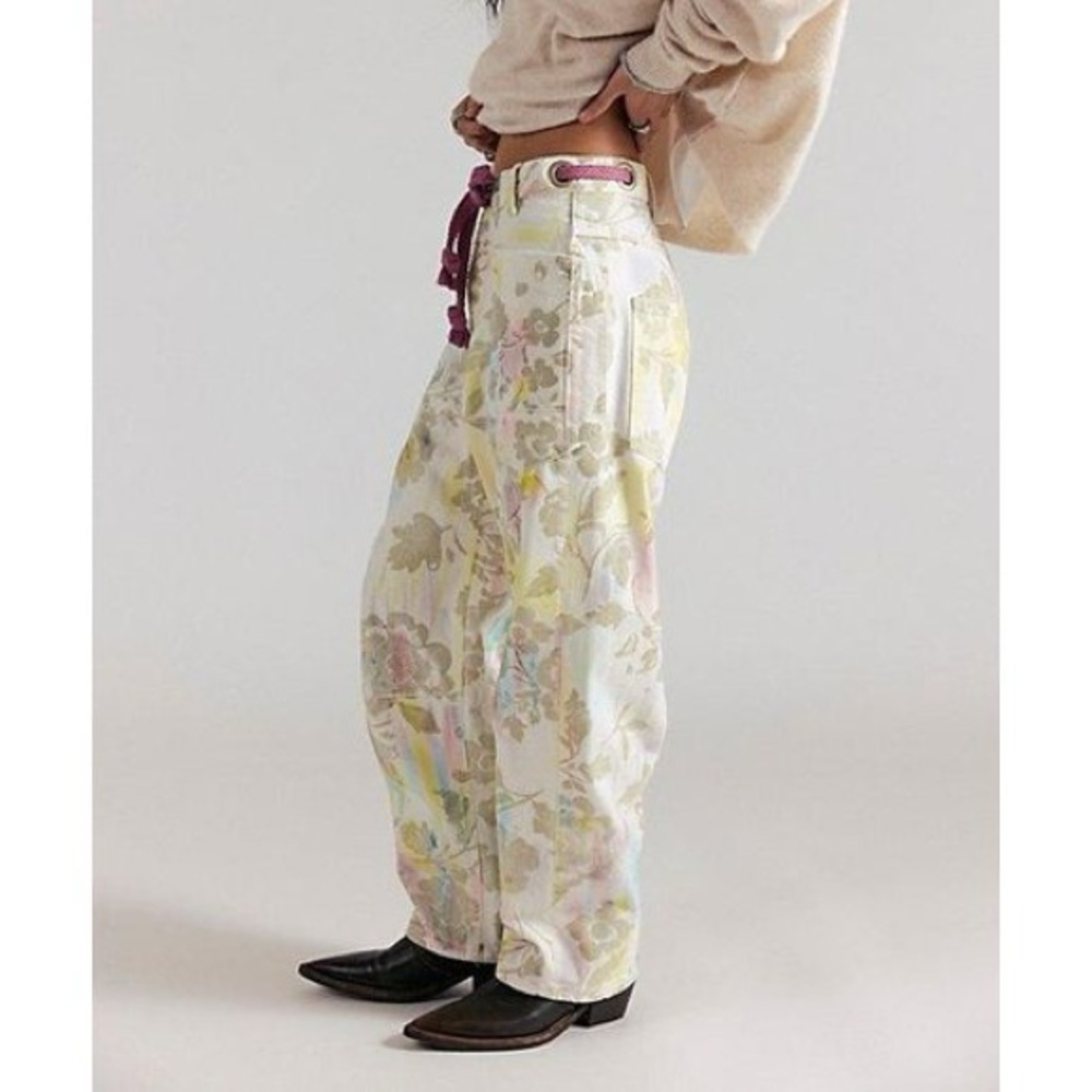 Free people we the free moxie printed low slung floral flocked barrel Jeans - Picture 1 of 8